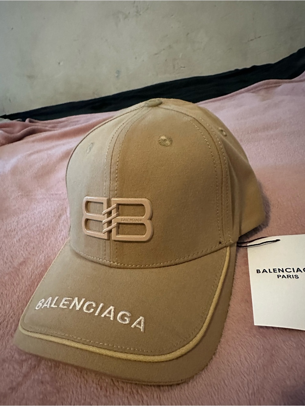 Balenciaga Men’s Beige Baseball Cap with Raised BB Logo
